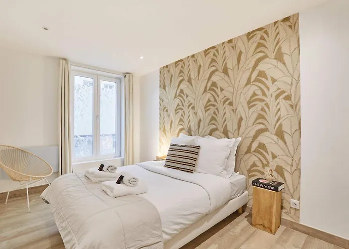 Cozy In The Center Of 2 Bedrooms