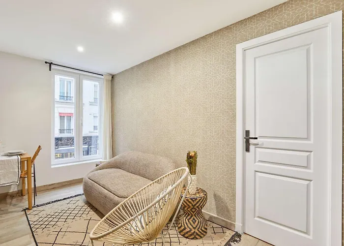 Cozy In The Center Of 2 Bedrooms アパート パリ